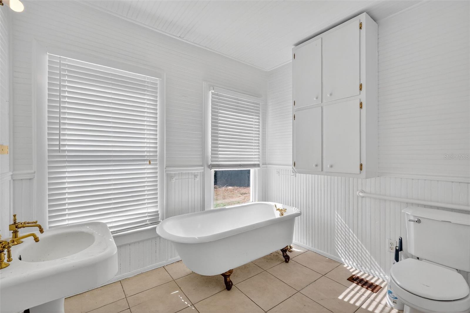 GROVELAND ANDERSONS SUB - Commercial Sale