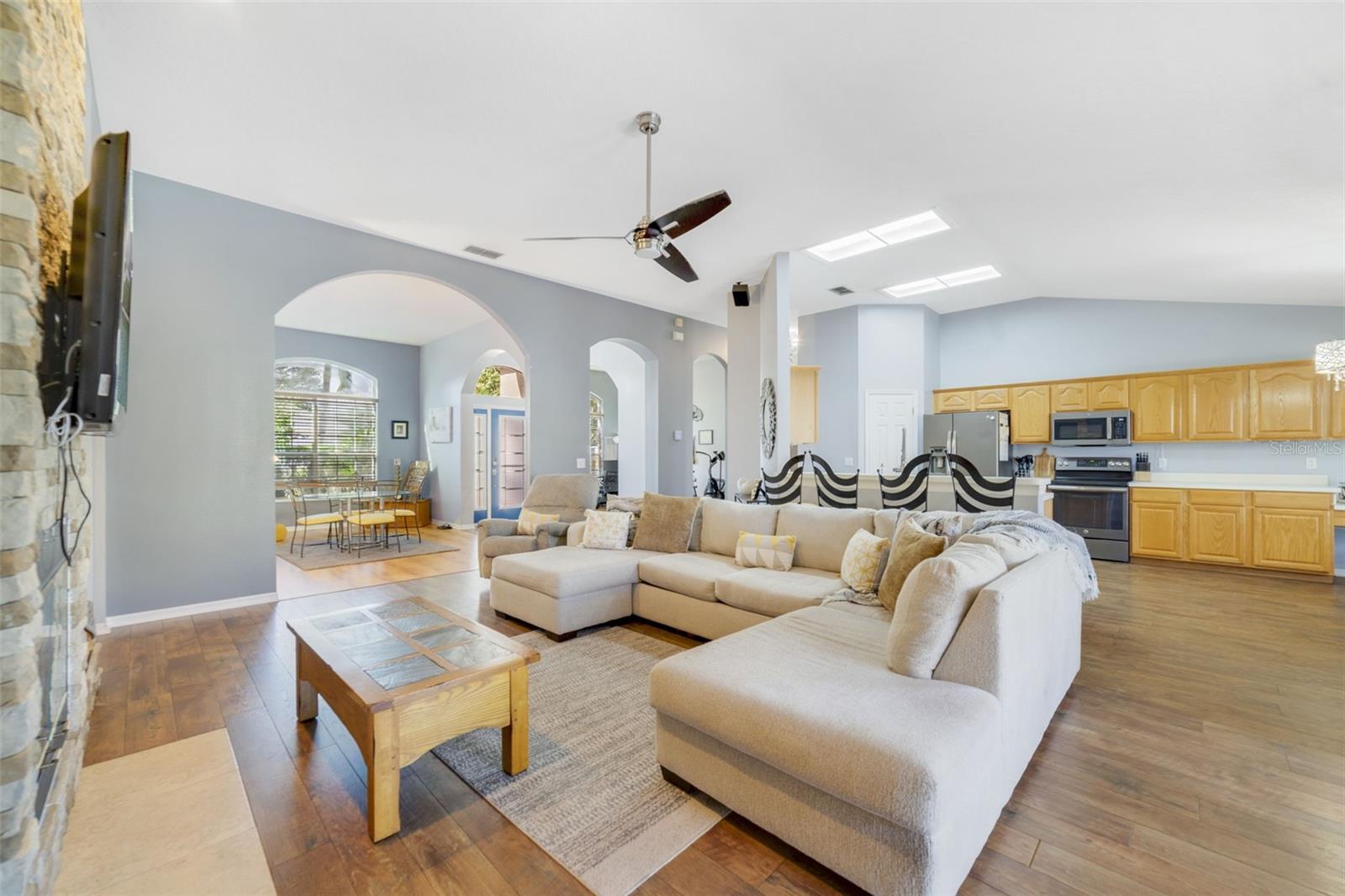 14301 ROXSHIRE DRIVE