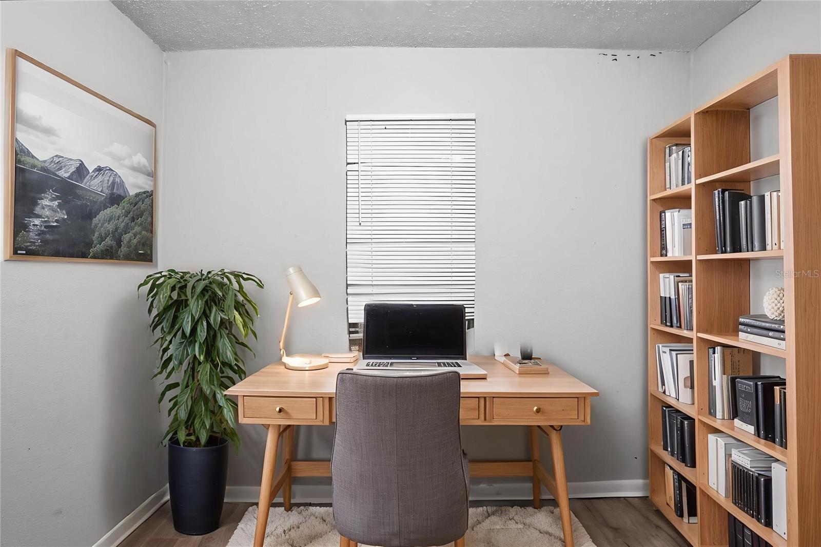 1905 E ANNONA AVENUE