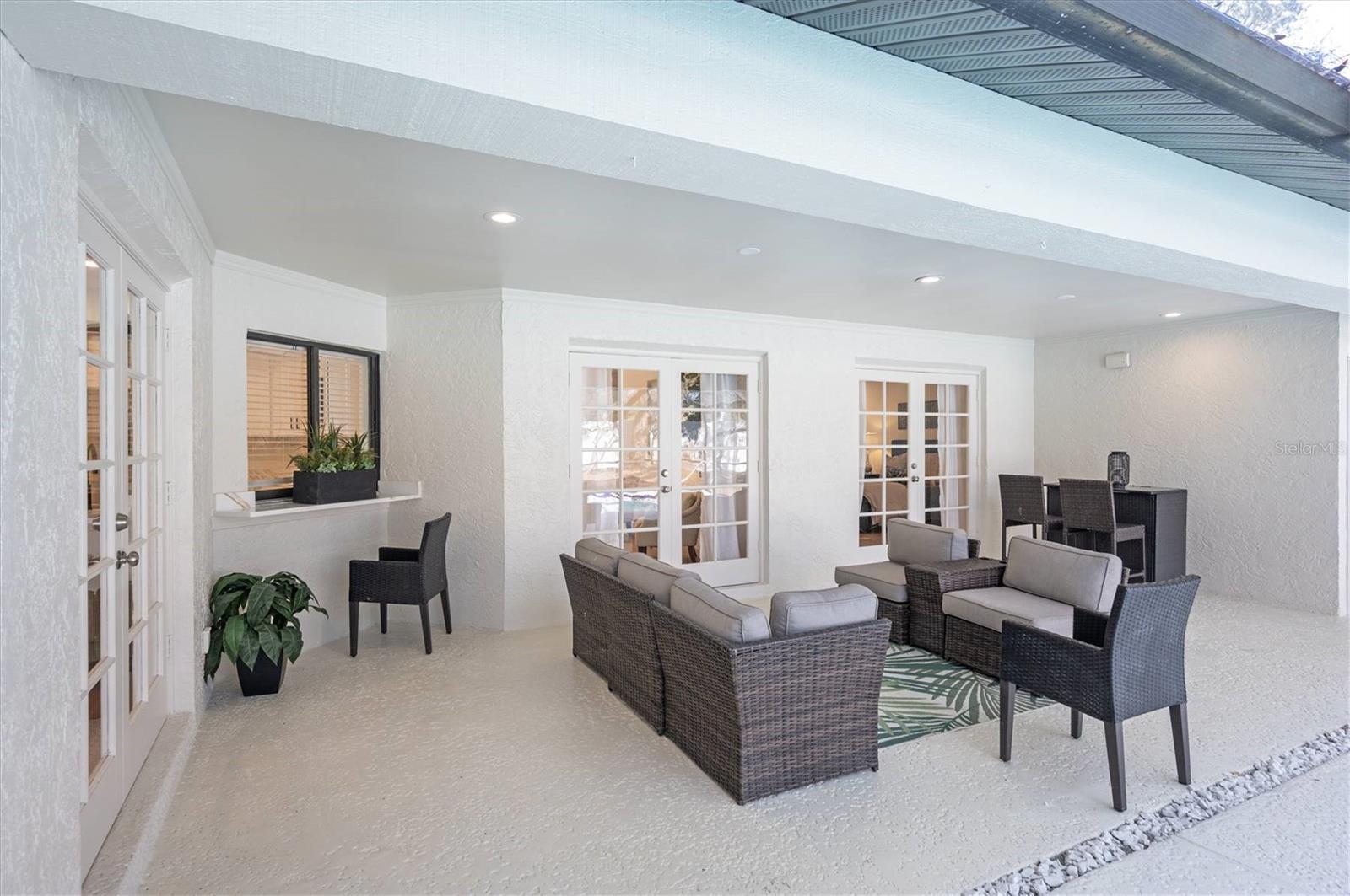 CARROLLWOOD VILLAGE - Residential