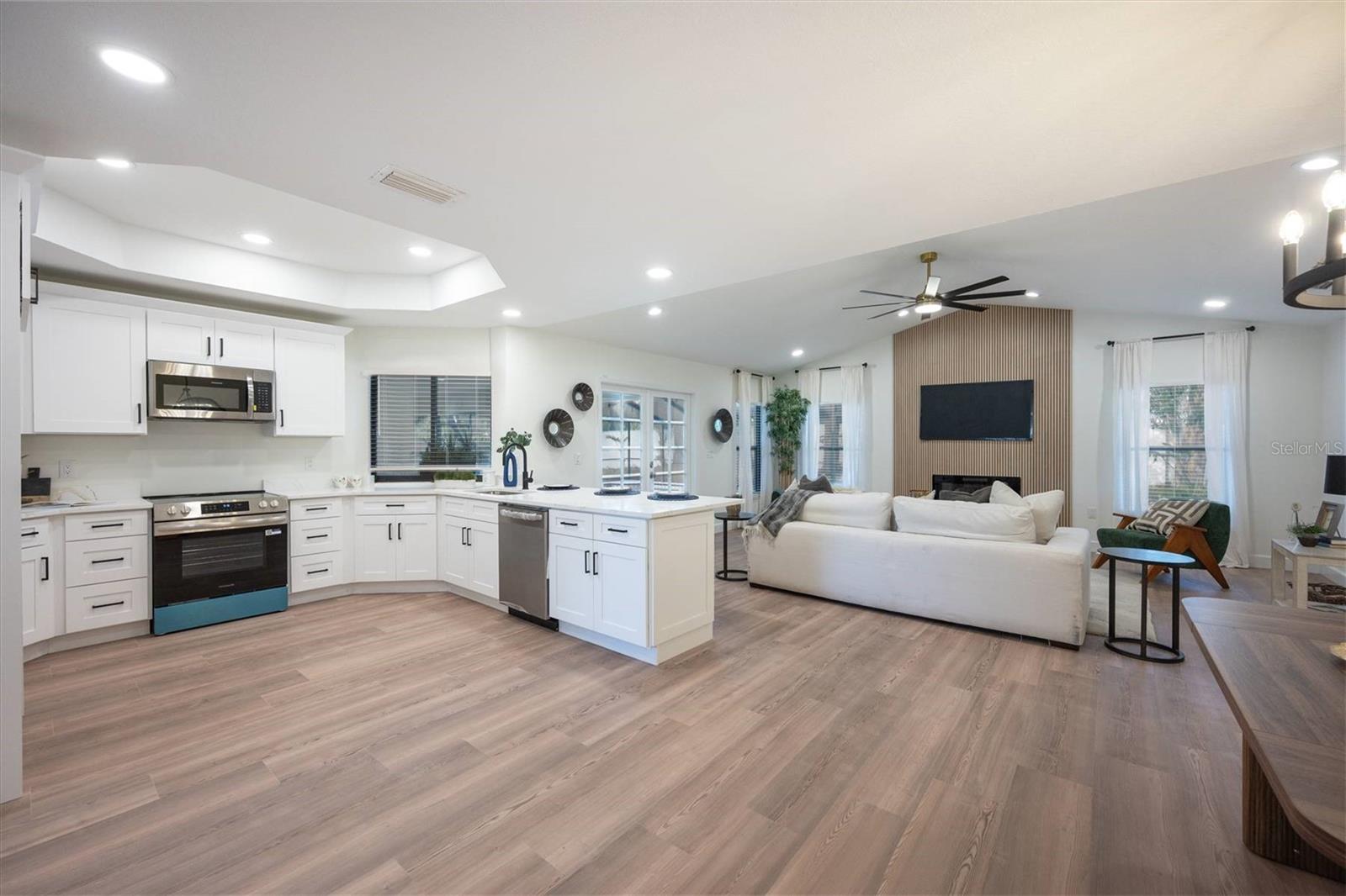 CARROLLWOOD VILLAGE - Residential