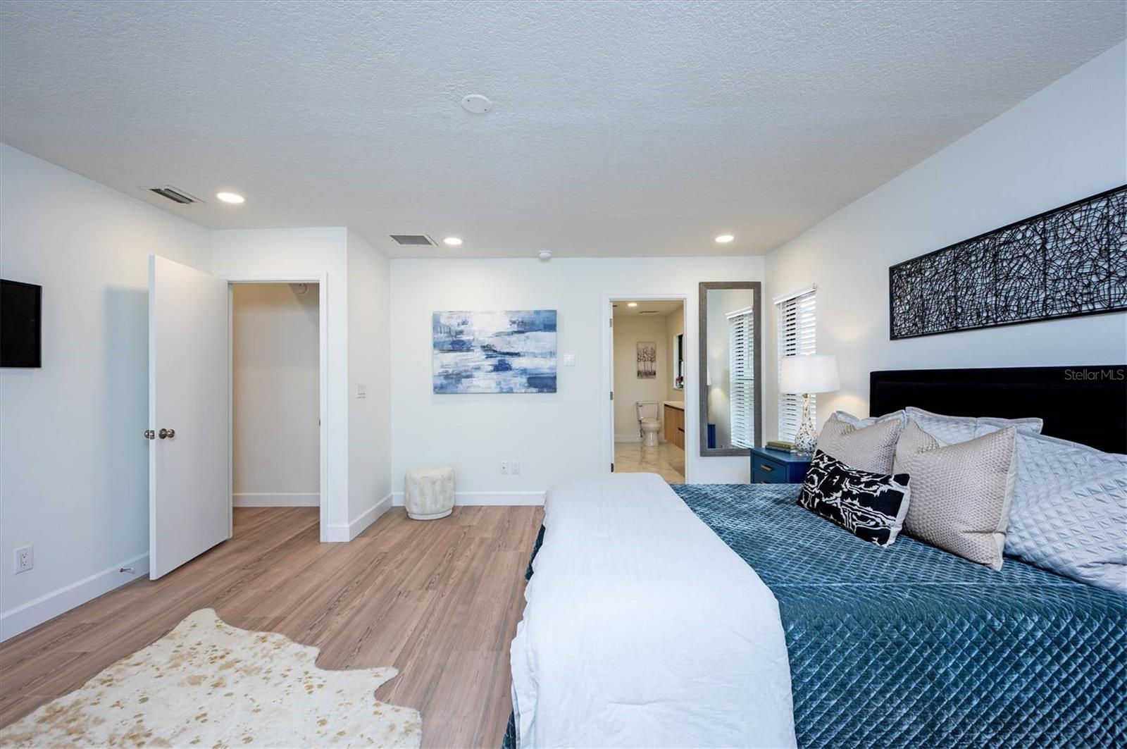 CARROLLWOOD VILLAGE - Residential