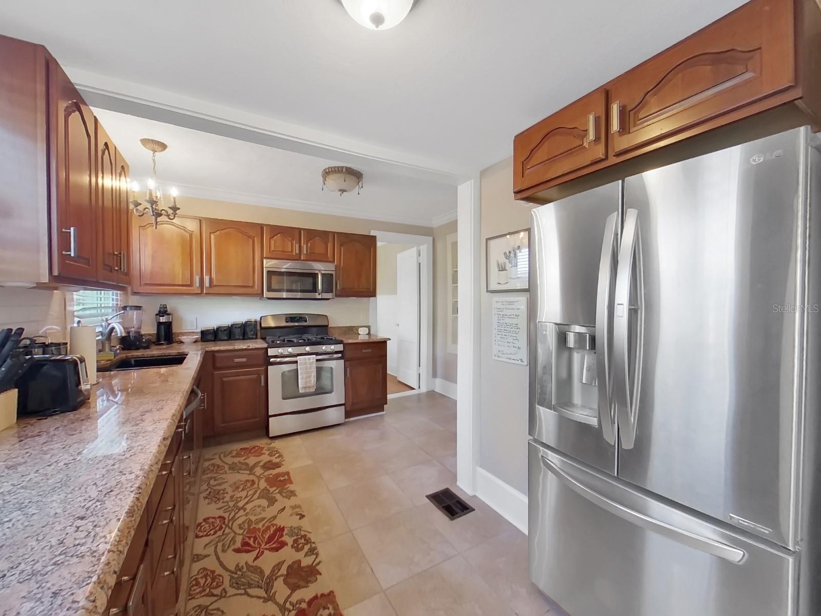 GLOVERS THOS - Residential Lease