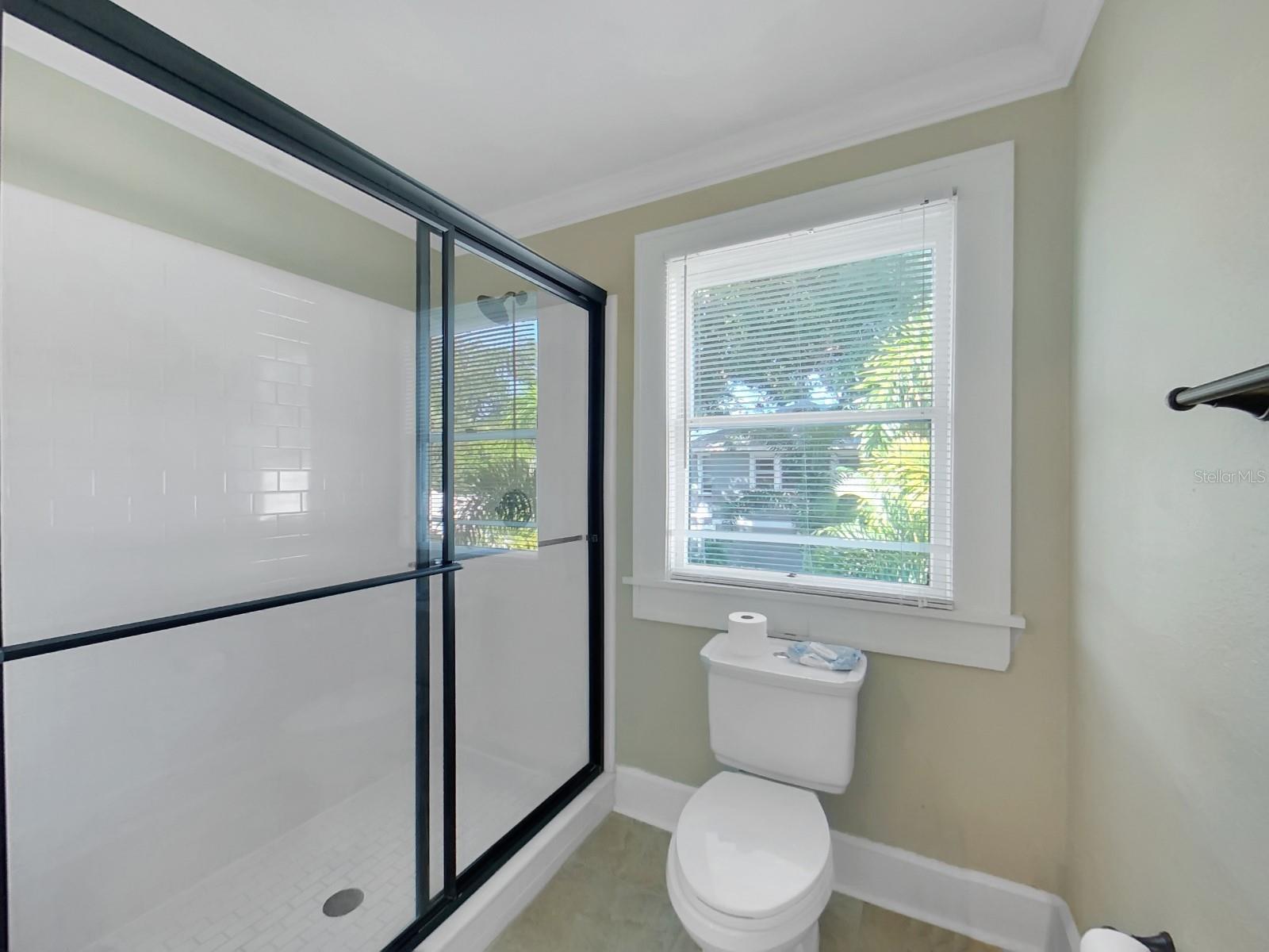 GLOVERS THOS - Residential Lease