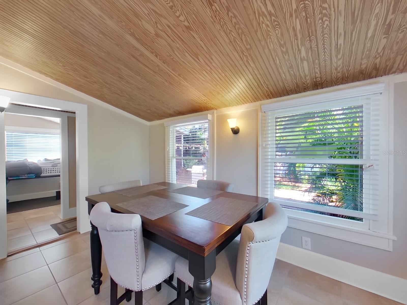 GLOVERS THOS - Residential Lease