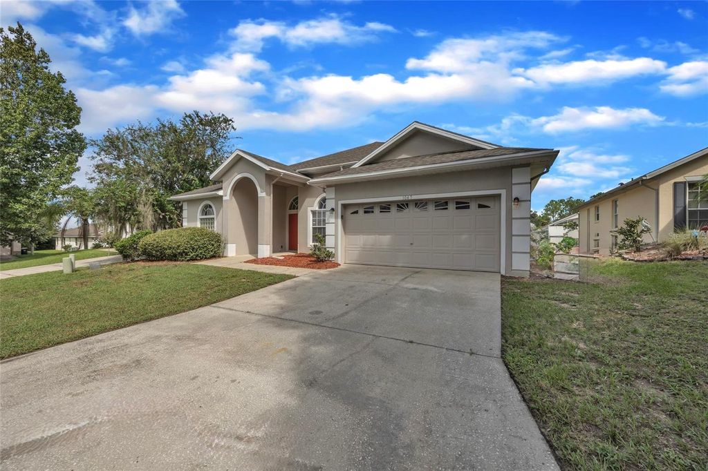 Photo of 1047 Durango Loop Street, Davenport, FL 33897 (MLS # TB8426068)