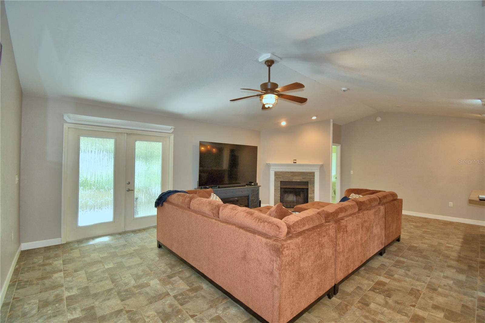 834 ARIETTA CIRCLE N