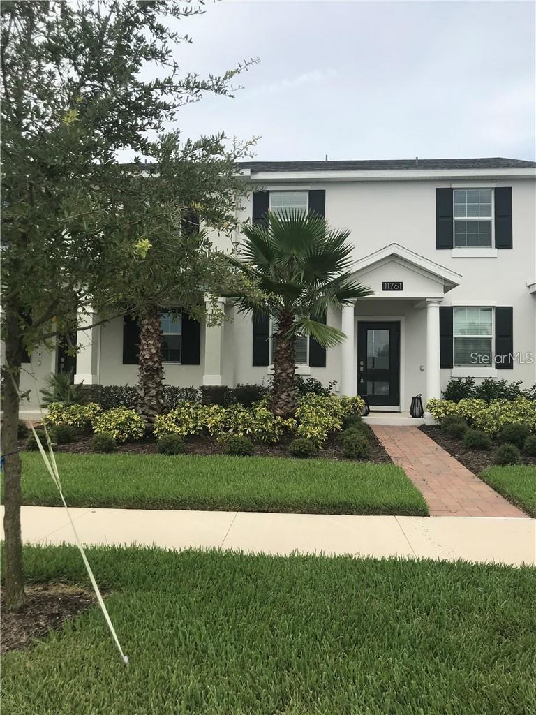 Beautiful Townhouse in Renta in the rea of LakeNona !!Juts few minutes from Orlando International Airport and a short drive from Medical City Lake Nona.This family-friendly community was designed specifically with families in mind and built on five pillars: Community, Nature, Health, Story, and Home. Storey Park Estates features unique amenities that make this family-frieNdly commnunity. Storey Park Estates offers a unique living experience designed completely with families in mind.