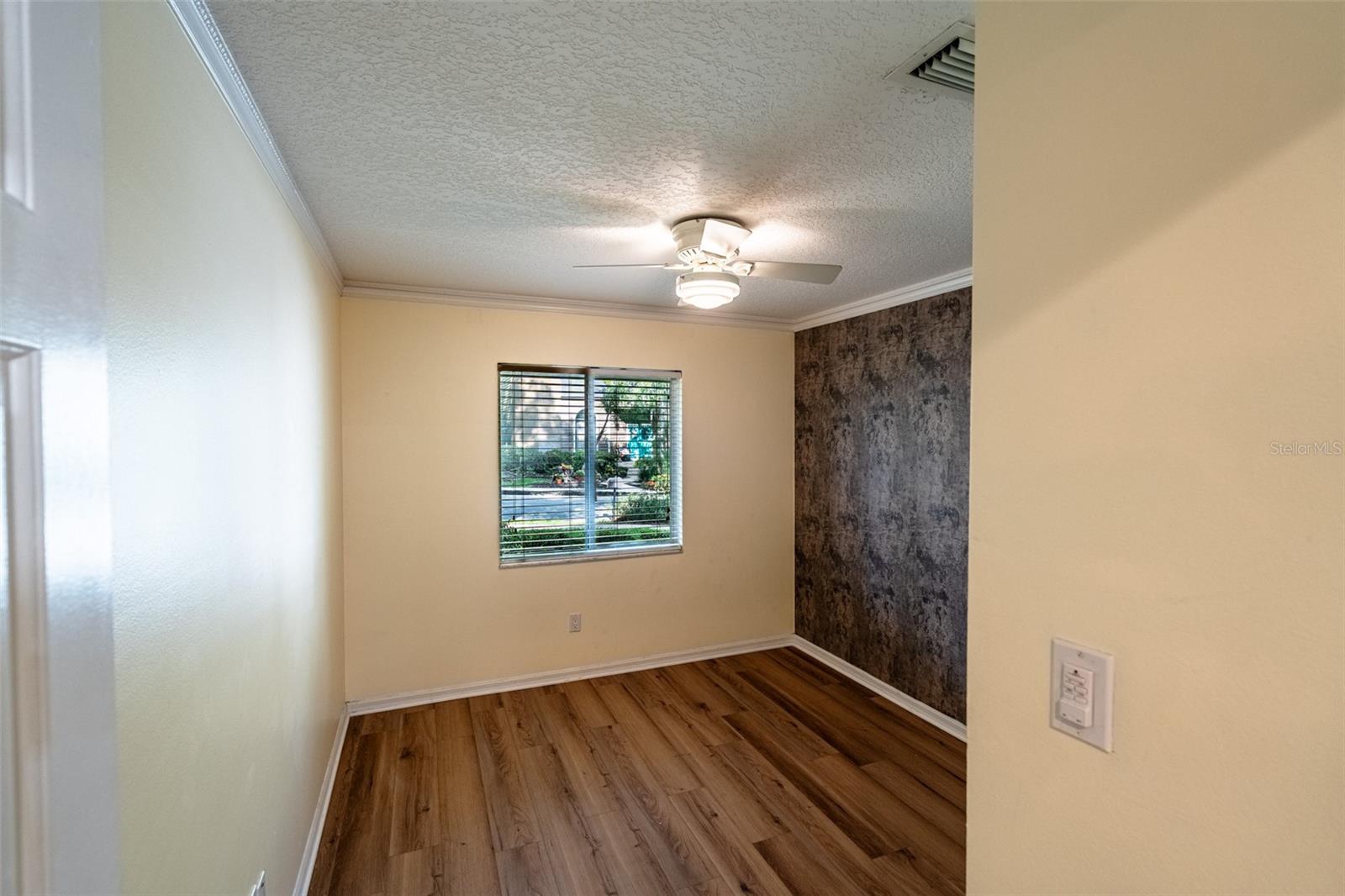 ALTAMONTE OAKS - Residential