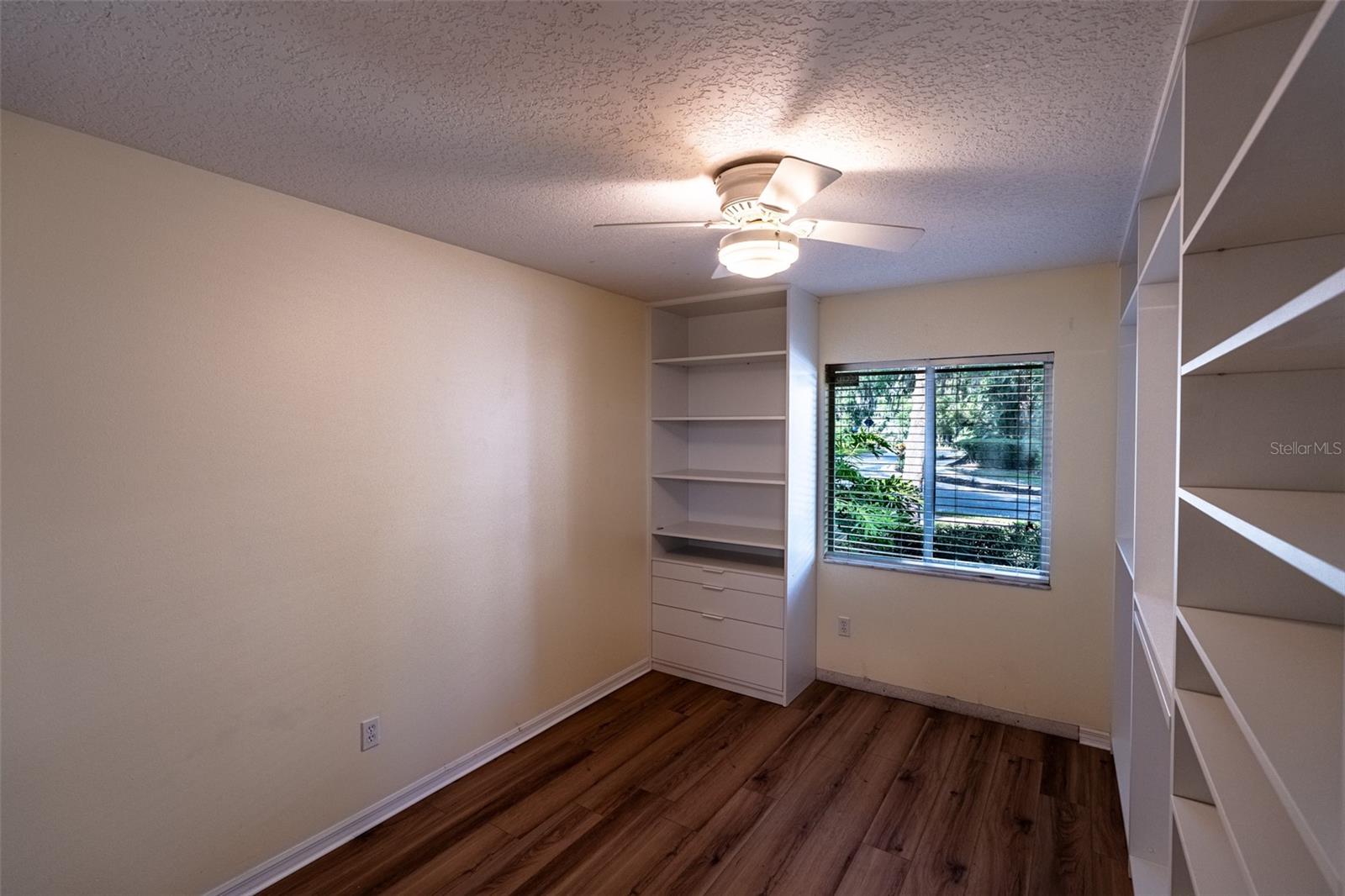 ALTAMONTE OAKS - Residential