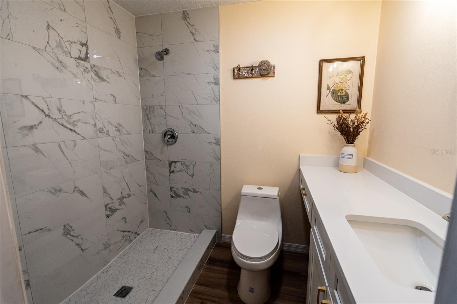 ALTAMONTE OAKS - Residential
