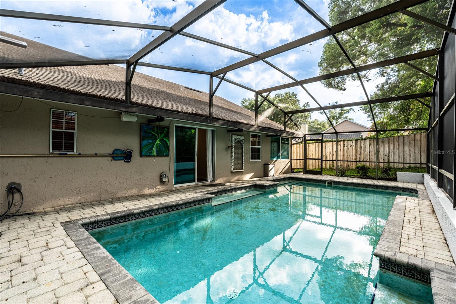 ALTAMONTE OAKS - Residential
