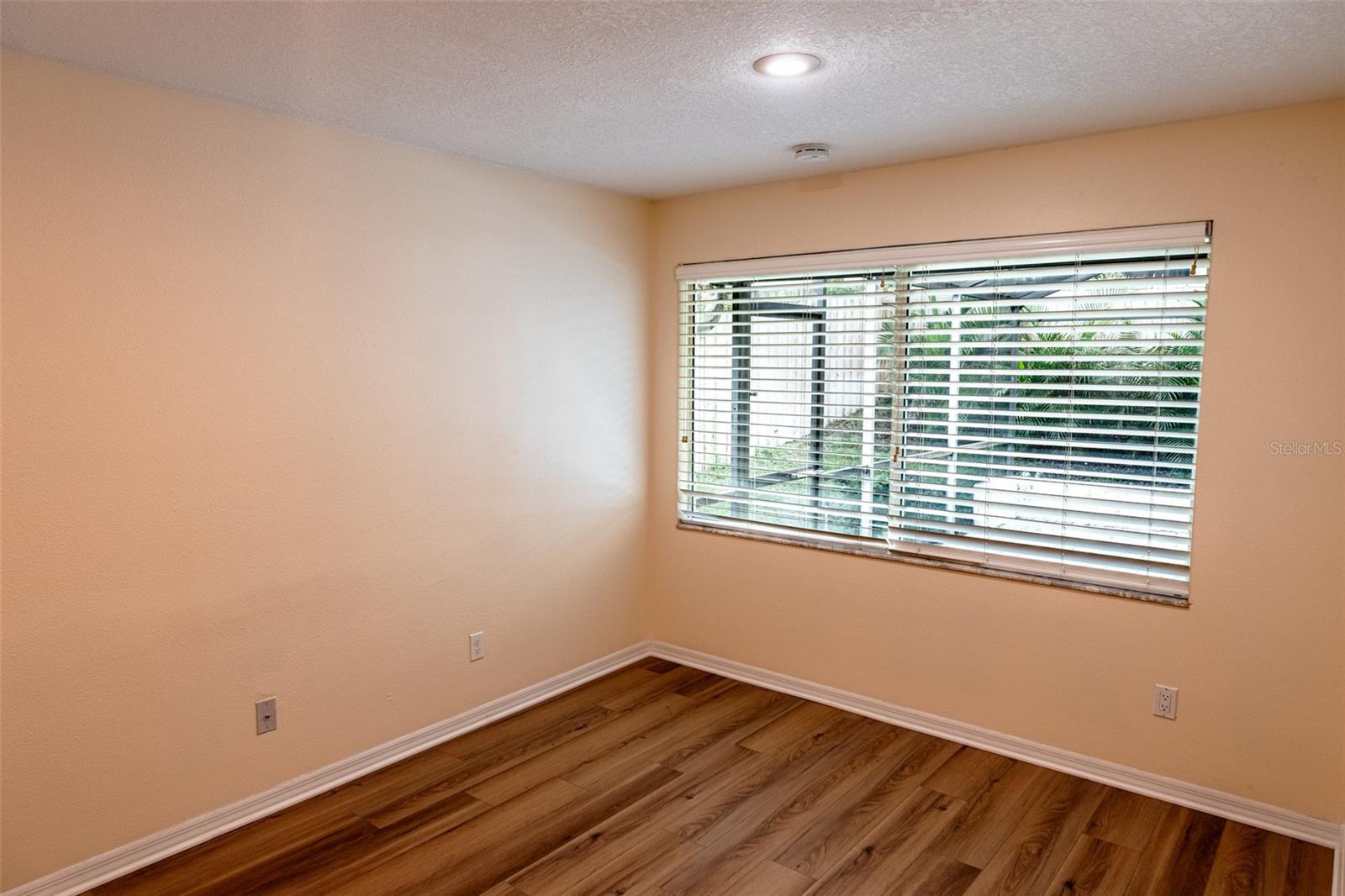 ALTAMONTE OAKS - Residential
