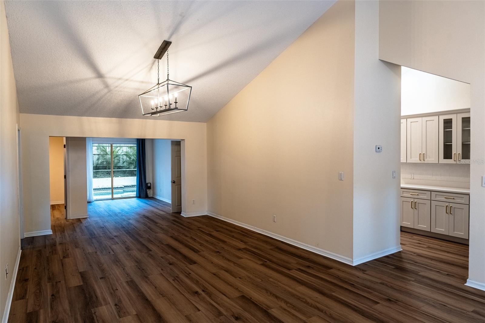 ALTAMONTE OAKS - Residential