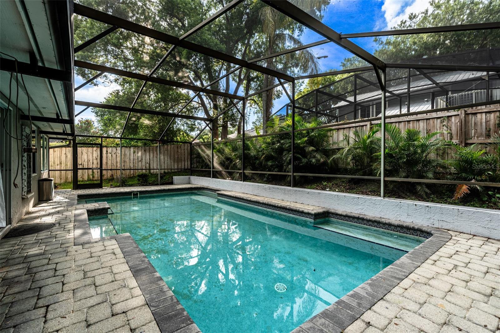 ALTAMONTE OAKS - Residential