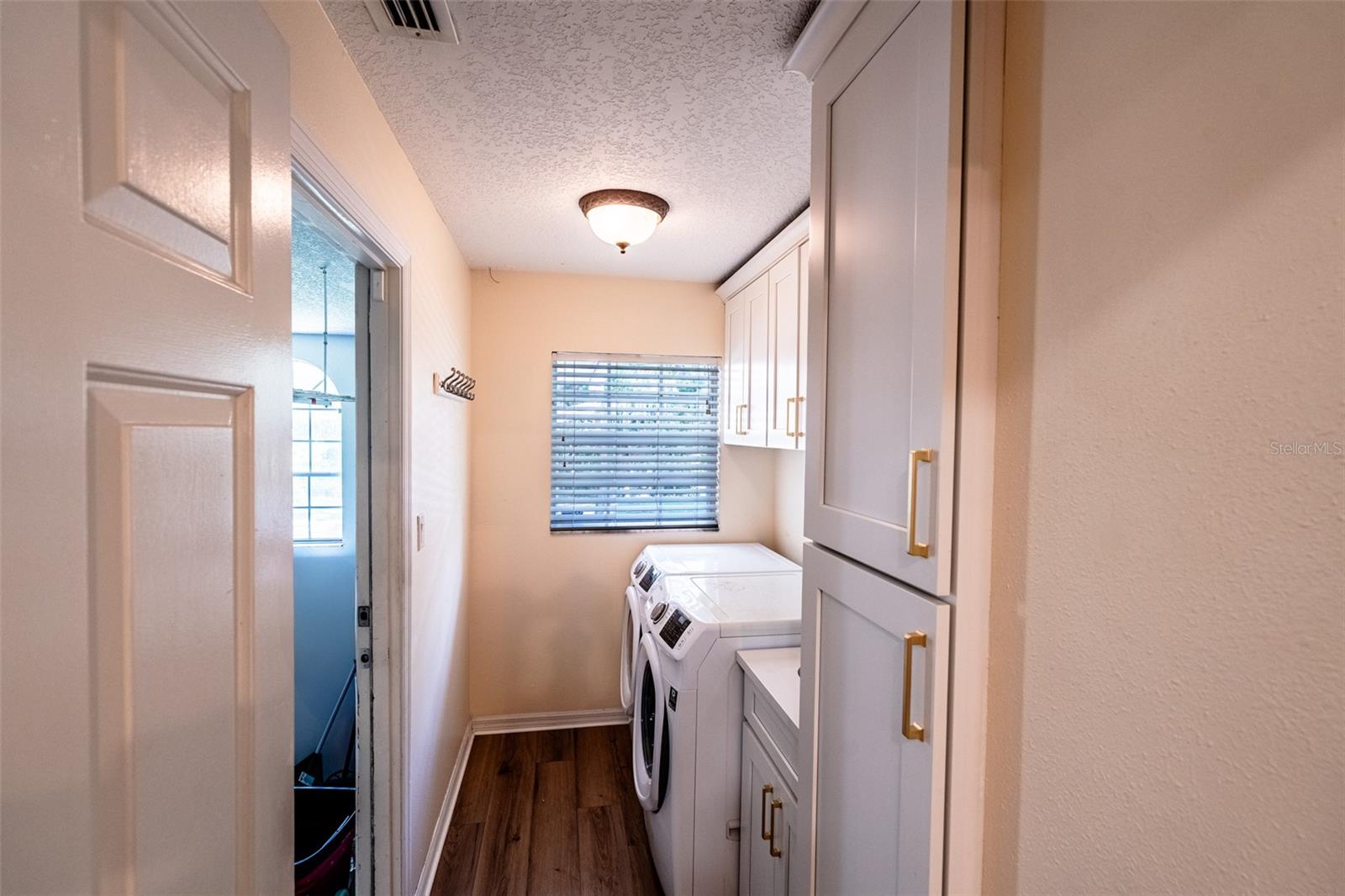 ALTAMONTE OAKS - Residential