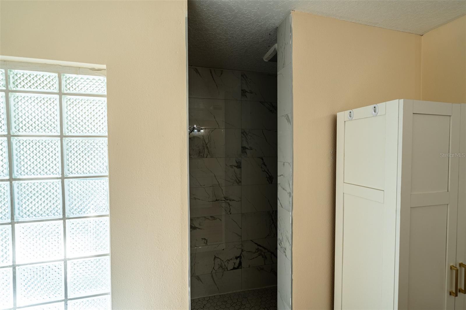 ALTAMONTE OAKS - Residential