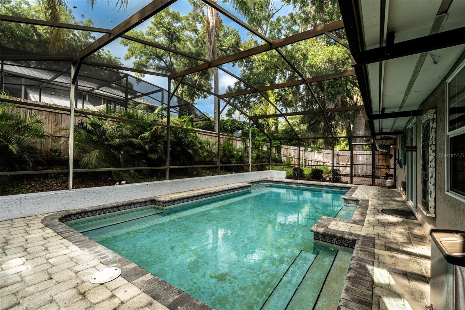 ALTAMONTE OAKS - Residential