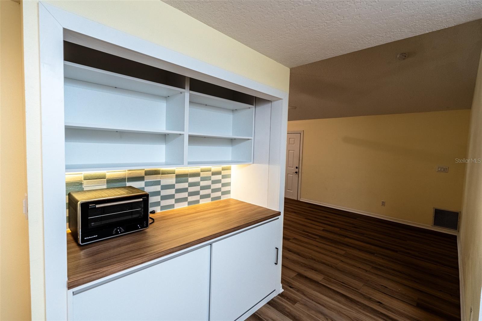 ALTAMONTE OAKS - Residential