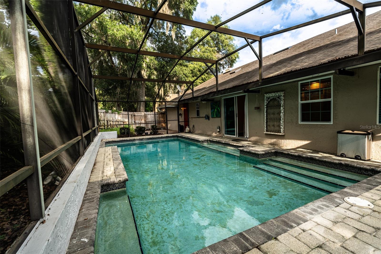 ALTAMONTE OAKS - Residential