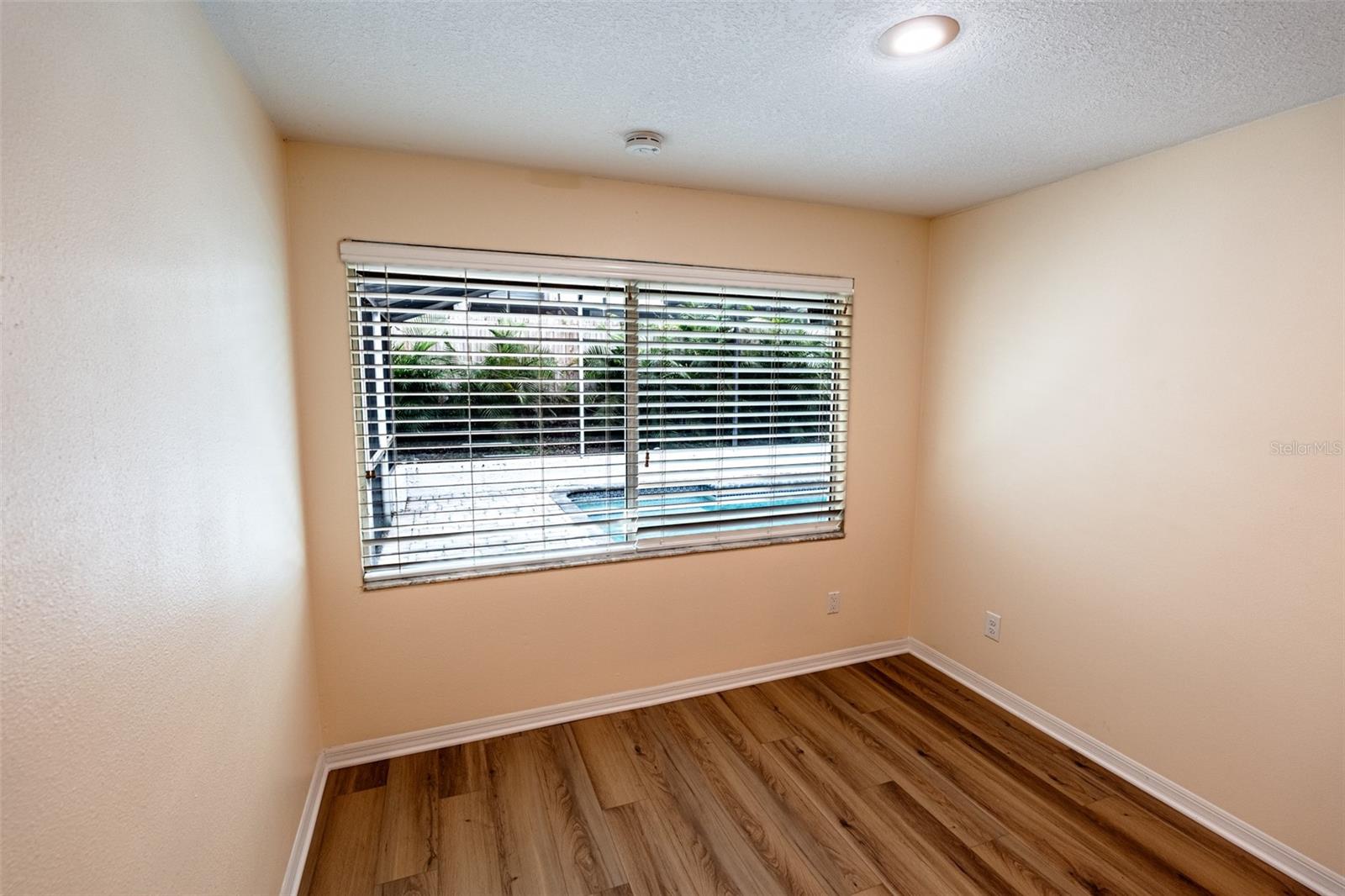 ALTAMONTE OAKS - Residential