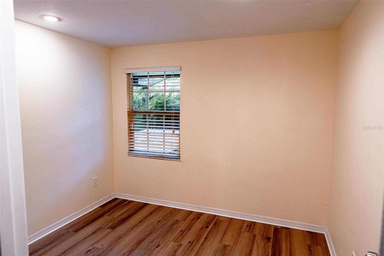 ALTAMONTE OAKS - Residential