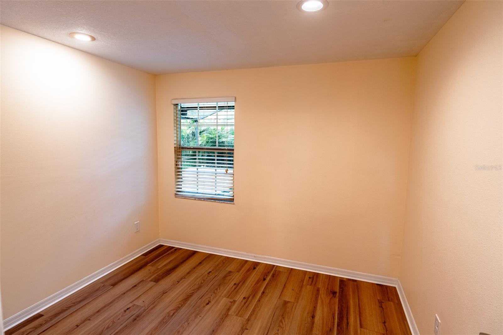 ALTAMONTE OAKS - Residential