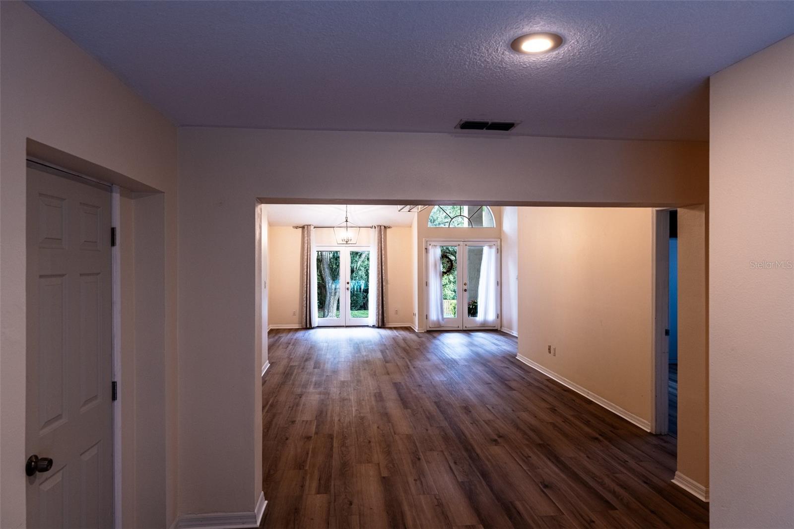 ALTAMONTE OAKS - Residential