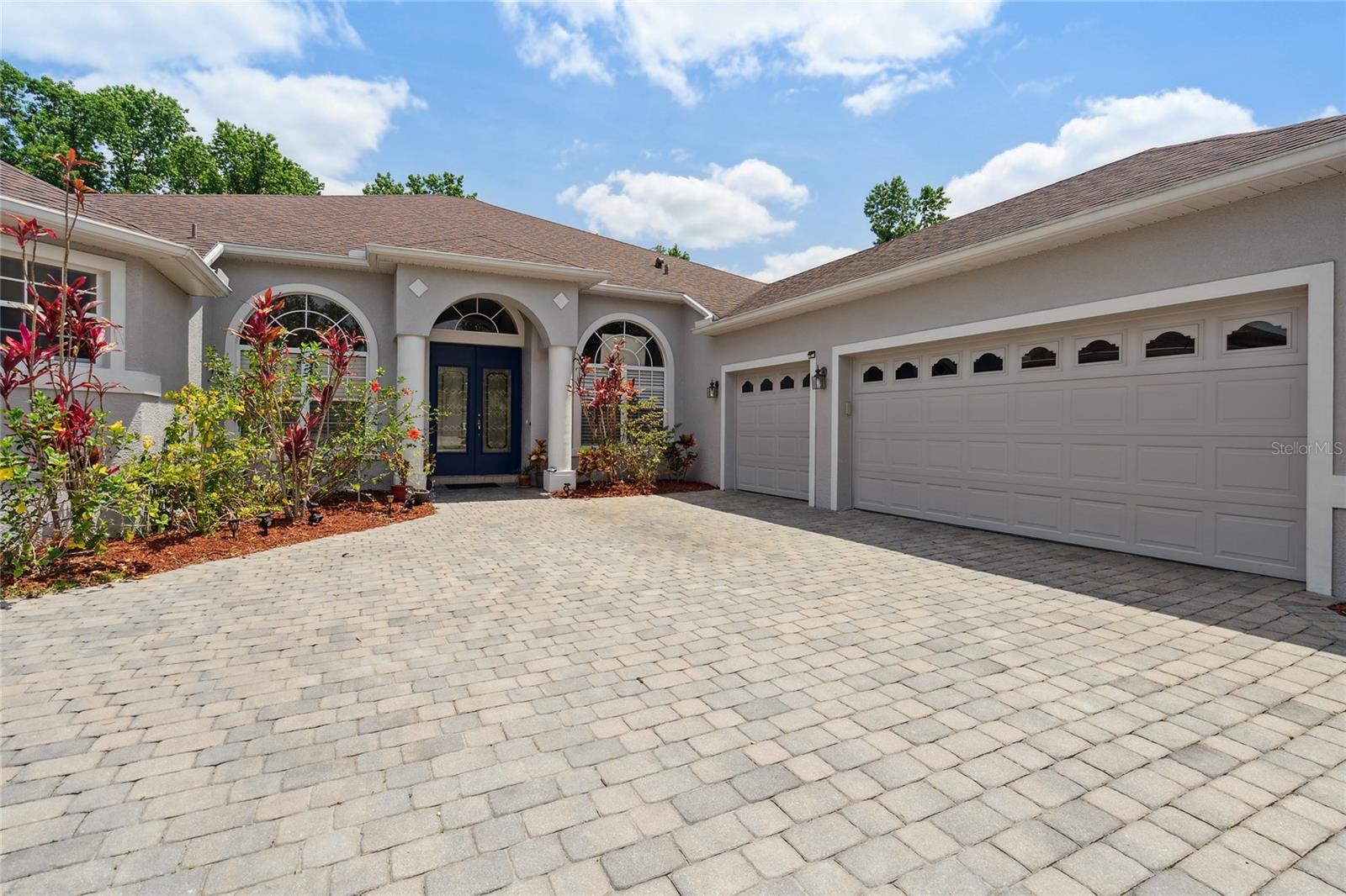 1542 WESCOTT LOOP