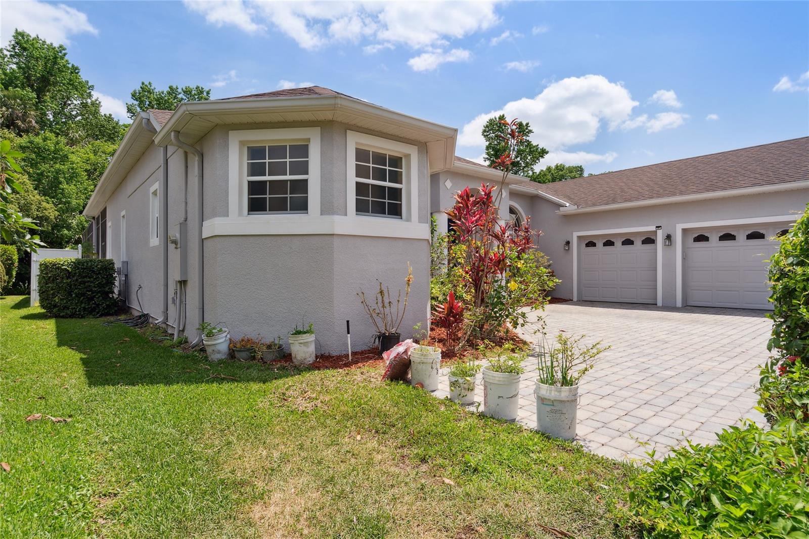 1542 WESCOTT LOOP