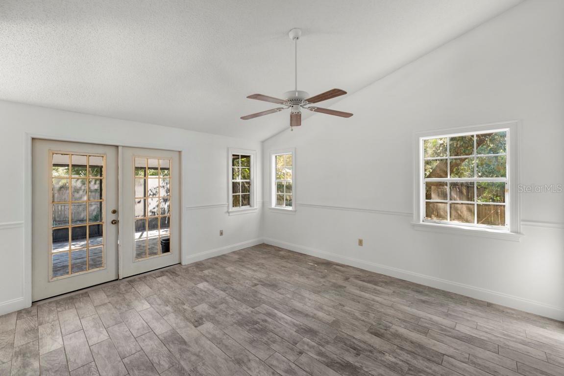 SILVER ROSE PH 02 - Residential