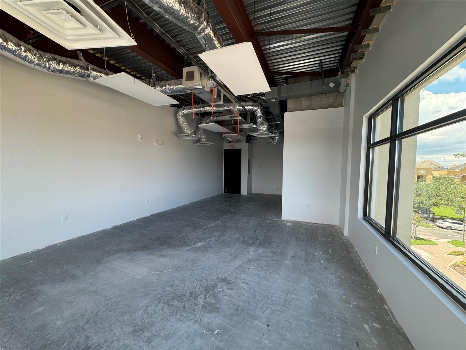 VILLAGE/HUNTERS CRK BLDG O - Commercial Lease