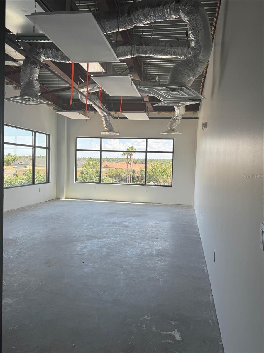 VILLAGE/HUNTERS CRK BLDG O - Commercial Lease