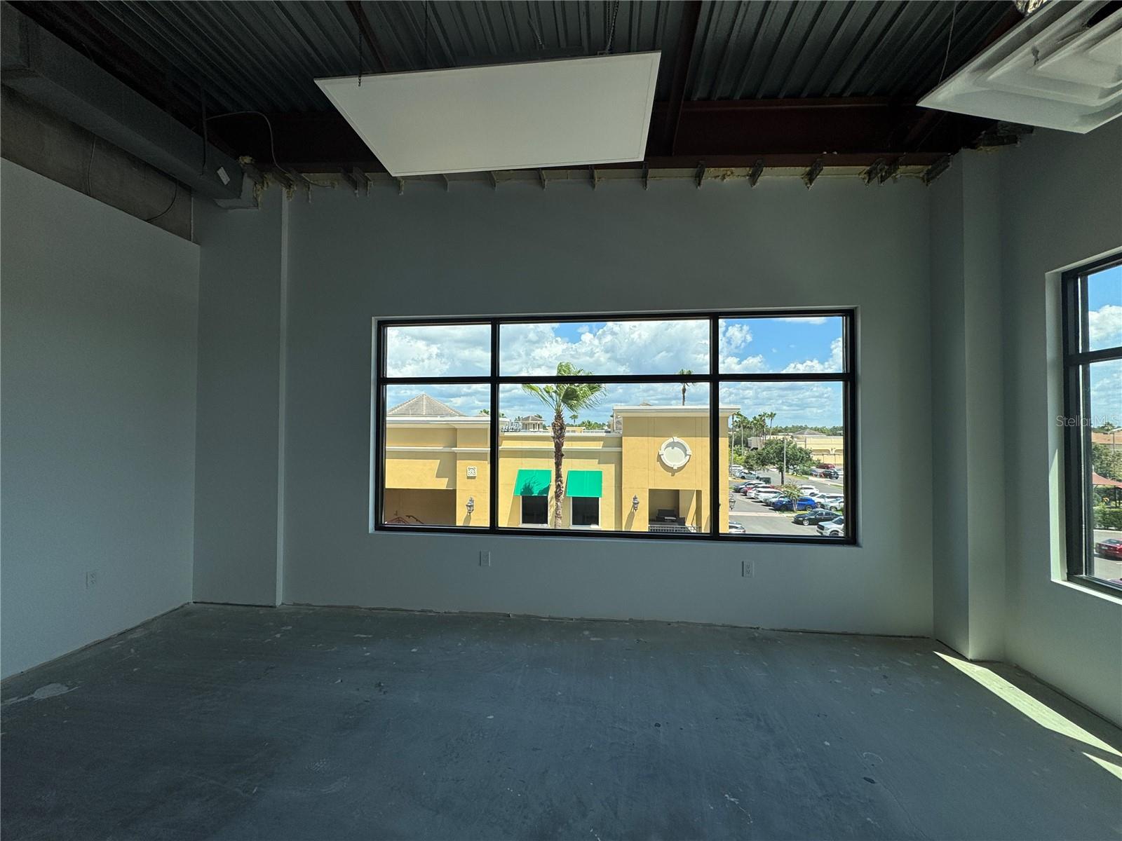 VILLAGE/HUNTERS CRK BLDG O - Commercial Lease