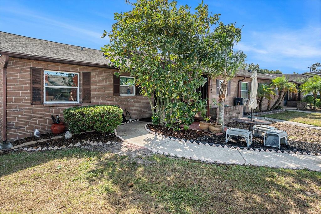 Photo of 9523 Fieldview Circle #D, Thonotosassa, FL 33592 (MLS # TB8447426)