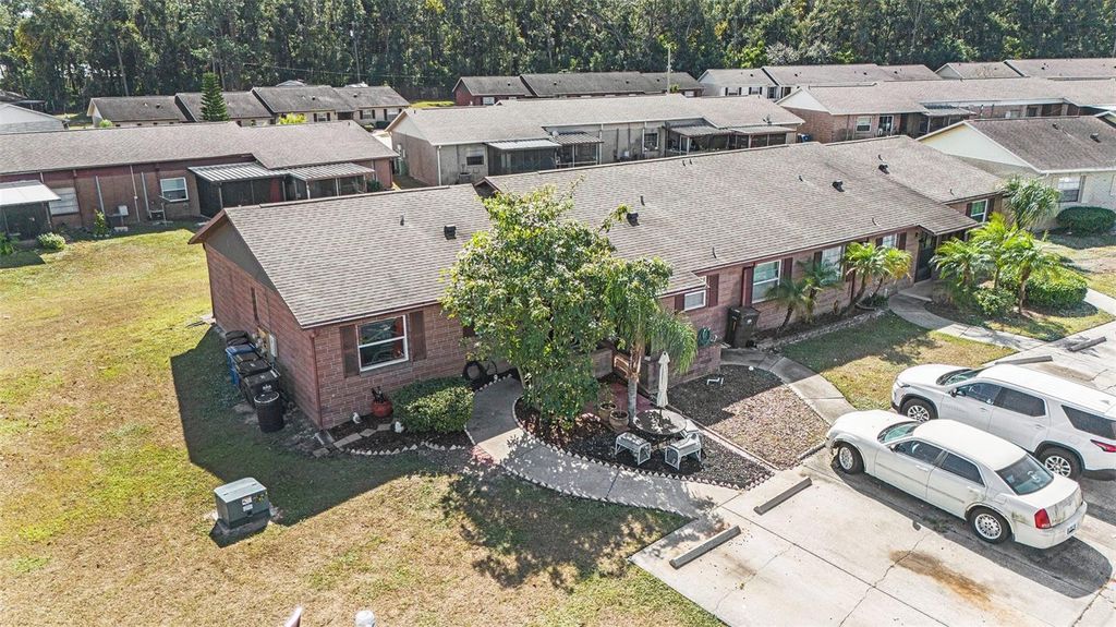 Photo of 9523 Fieldview Circle #D, Thonotosassa, FL 33592 (MLS # TB8447426)