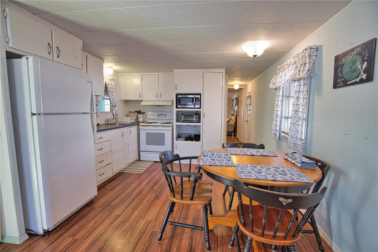 1800 ENGLEWOOD ROAD 76