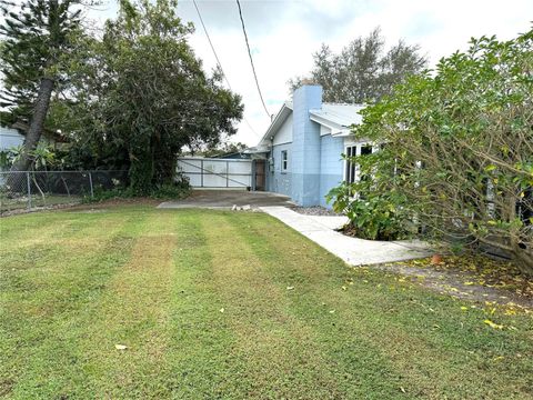 A home in LAKELAND