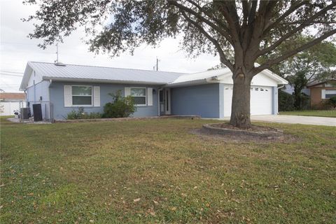 A home in LAKELAND