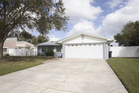 A home in LAKELAND