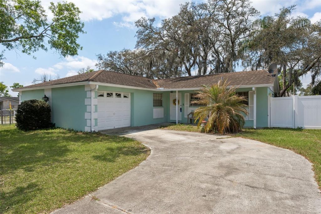 Photo of 502 Avocado Circle, Brandon, FL 33510 (MLS # TB8492194)