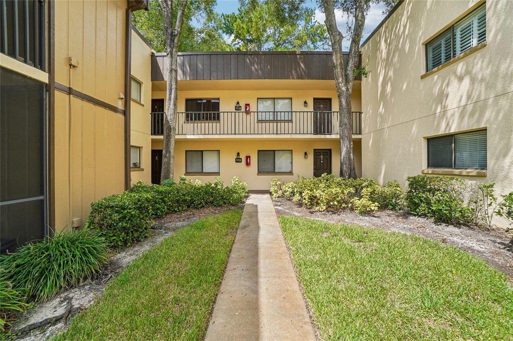 Photo of 11722 Raintree Lake Lane #D, Temple Terrace, FL 33617 (MLS # TB8550167)