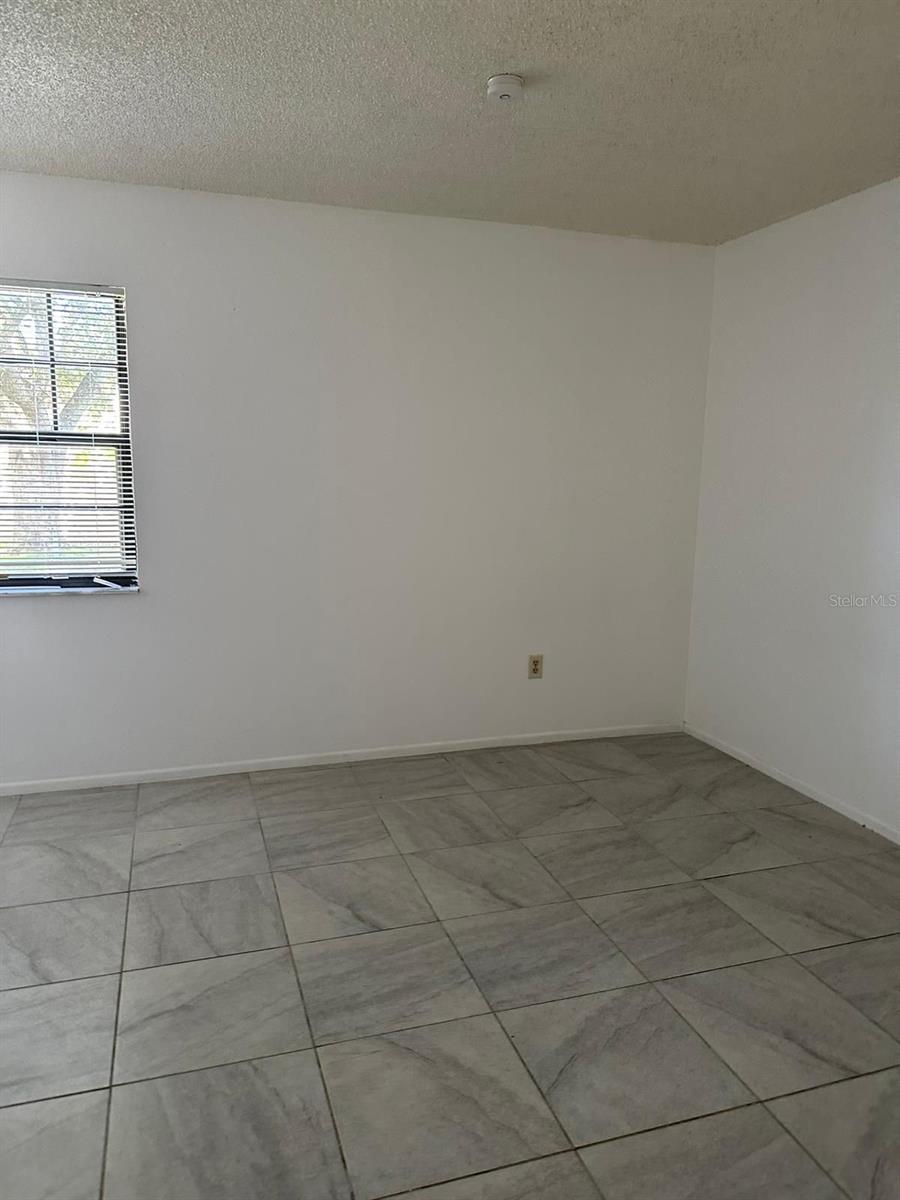 PLAZA RDG - Residential Lease