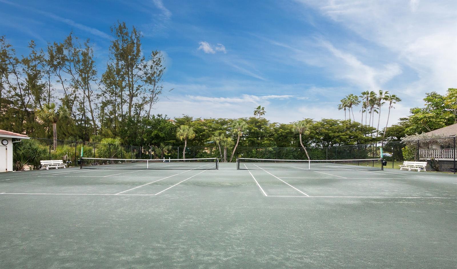 ISLANDER CLUB OF LONGBOAT - Residential