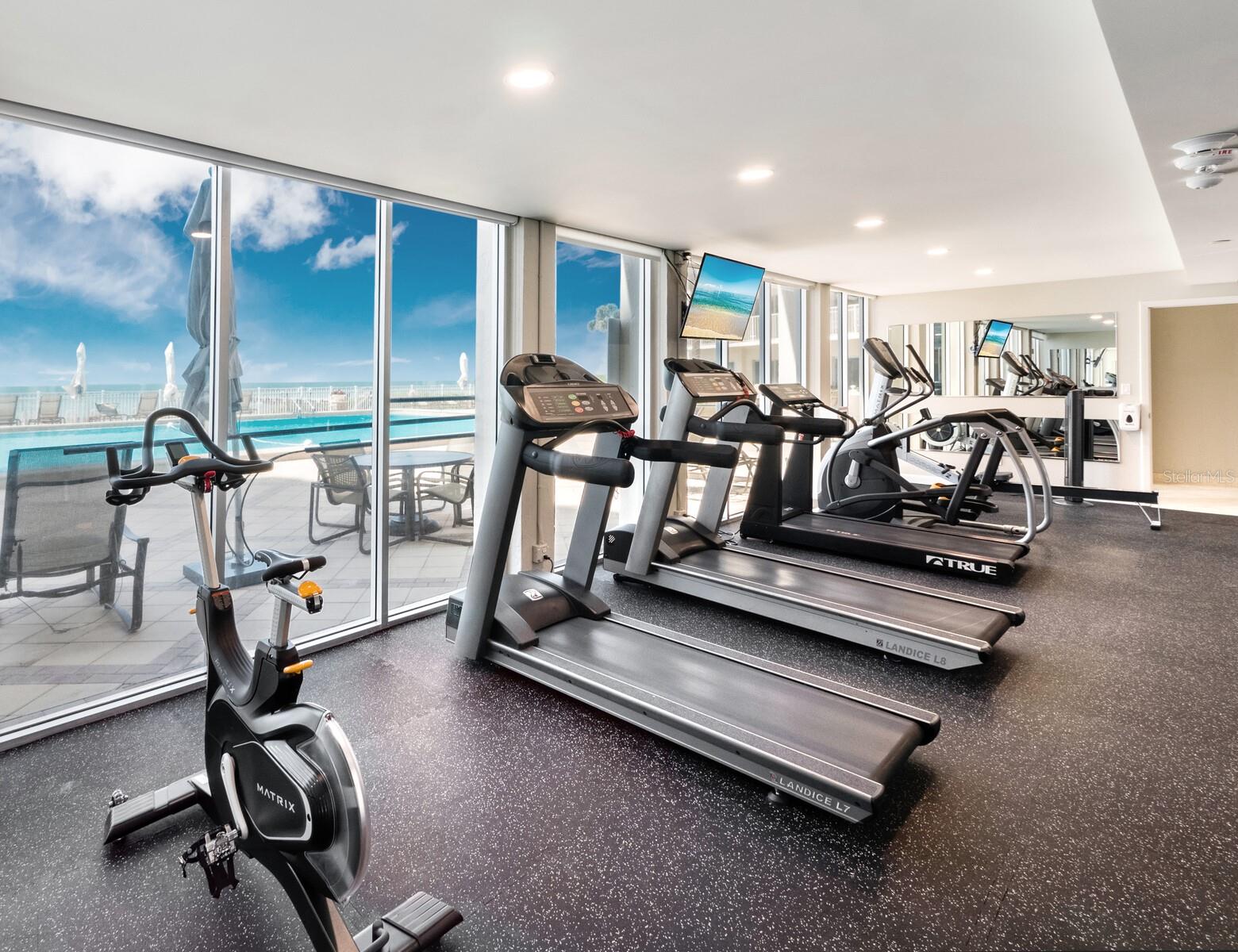 ISLANDER CLUB OF LONGBOAT - Residential