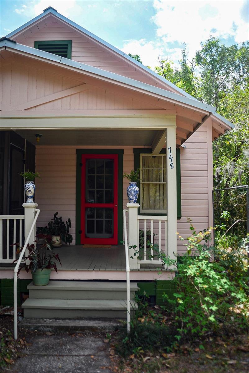 748 W FLORENCE AVENUE