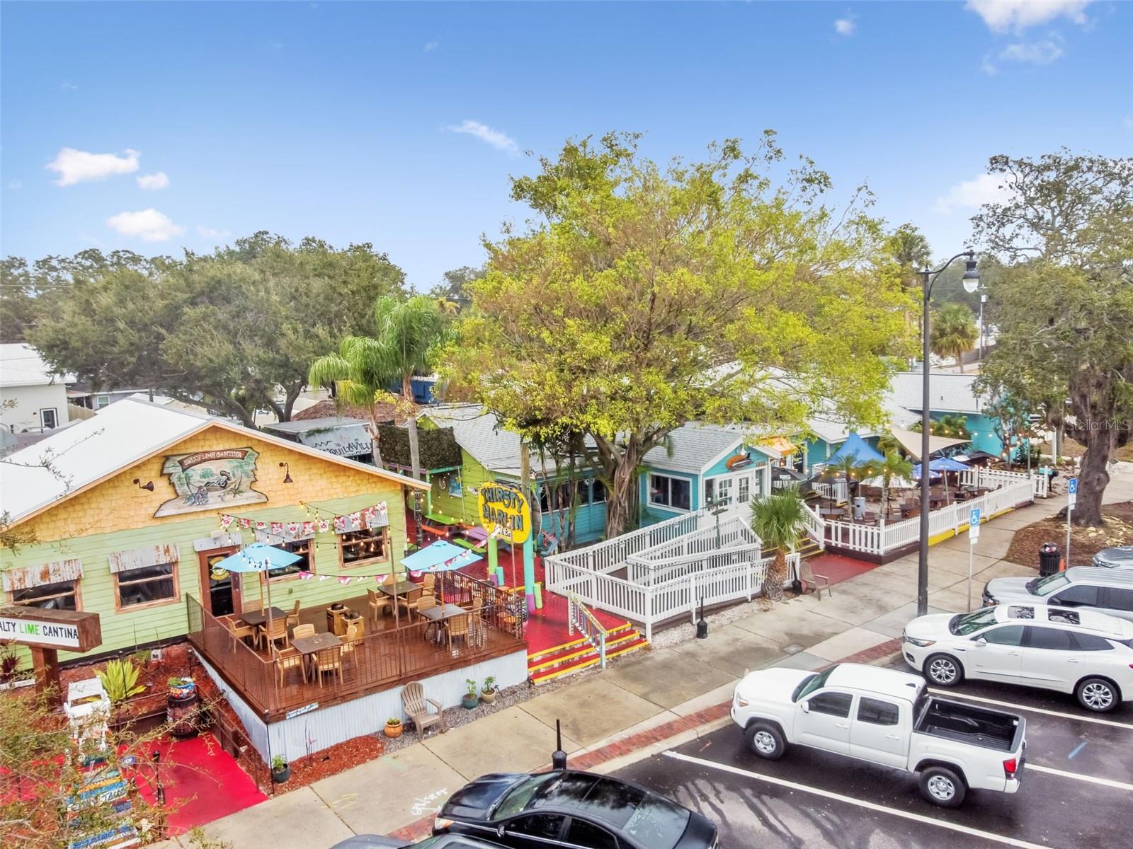 FOREST HILLS - Residential Lease