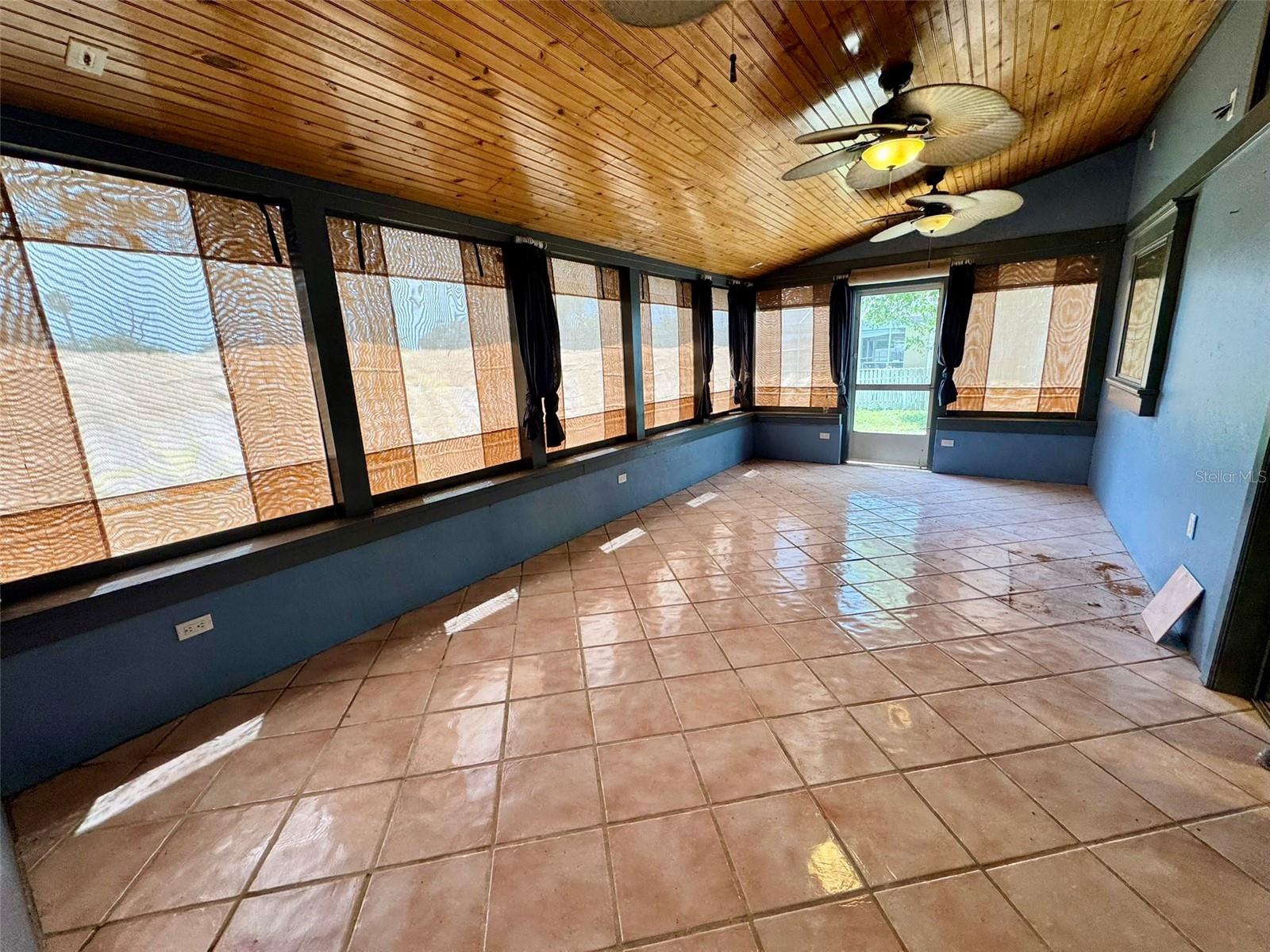 FOREST HILLS - Residential Lease