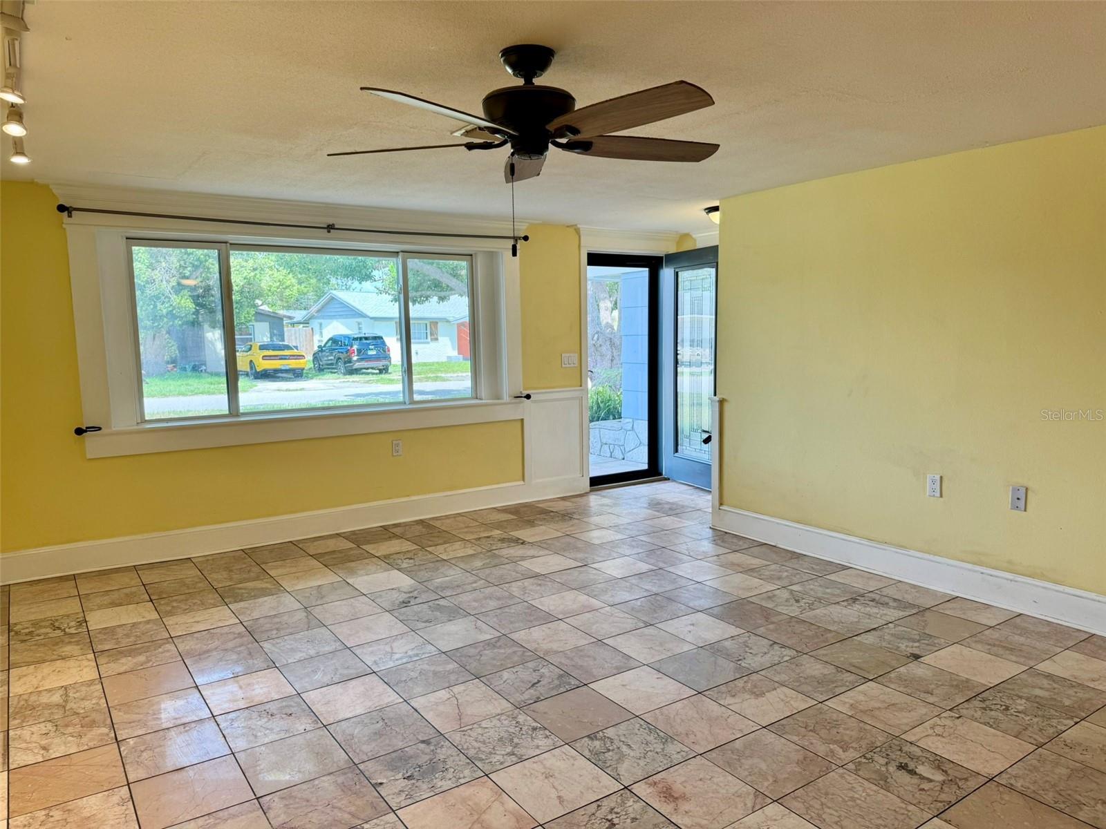 FOREST HILLS - Residential Lease