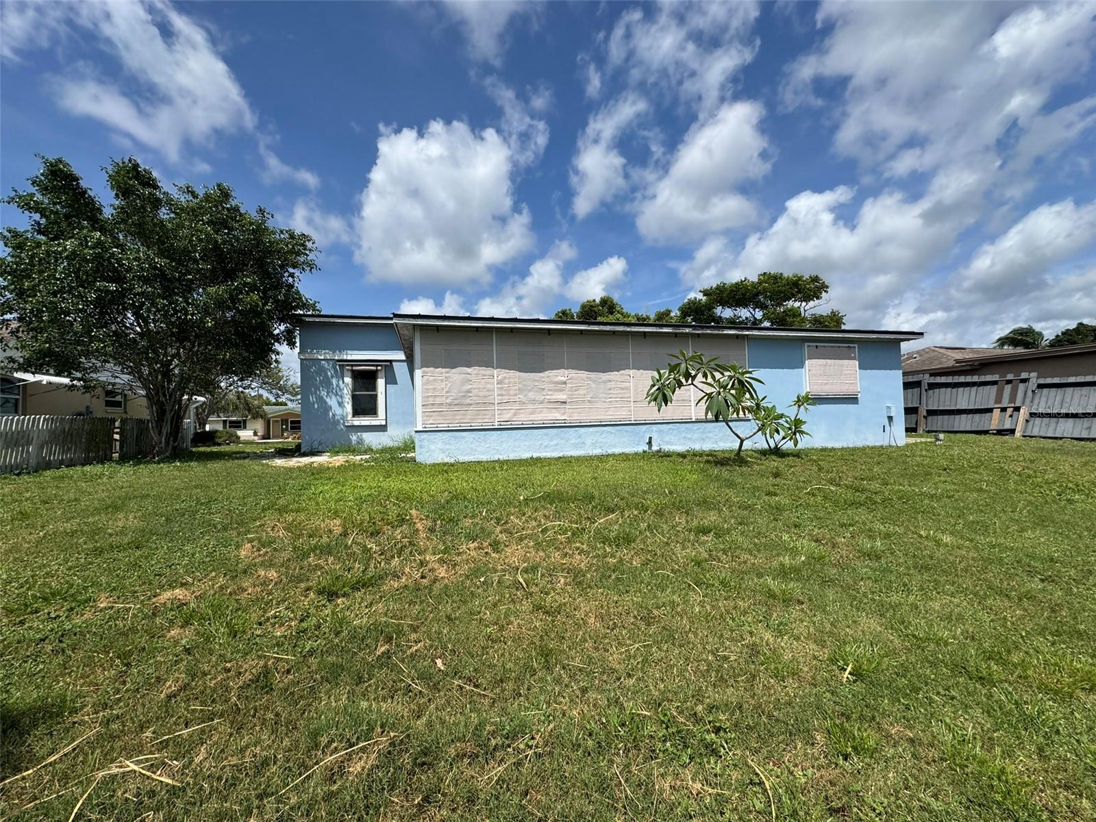 FOREST HILLS - Residential Lease